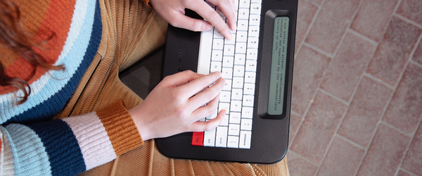 Freewrite Alphaホワイト Freewrite Alpha Review: For People Who Just Want to Get Stuff Done