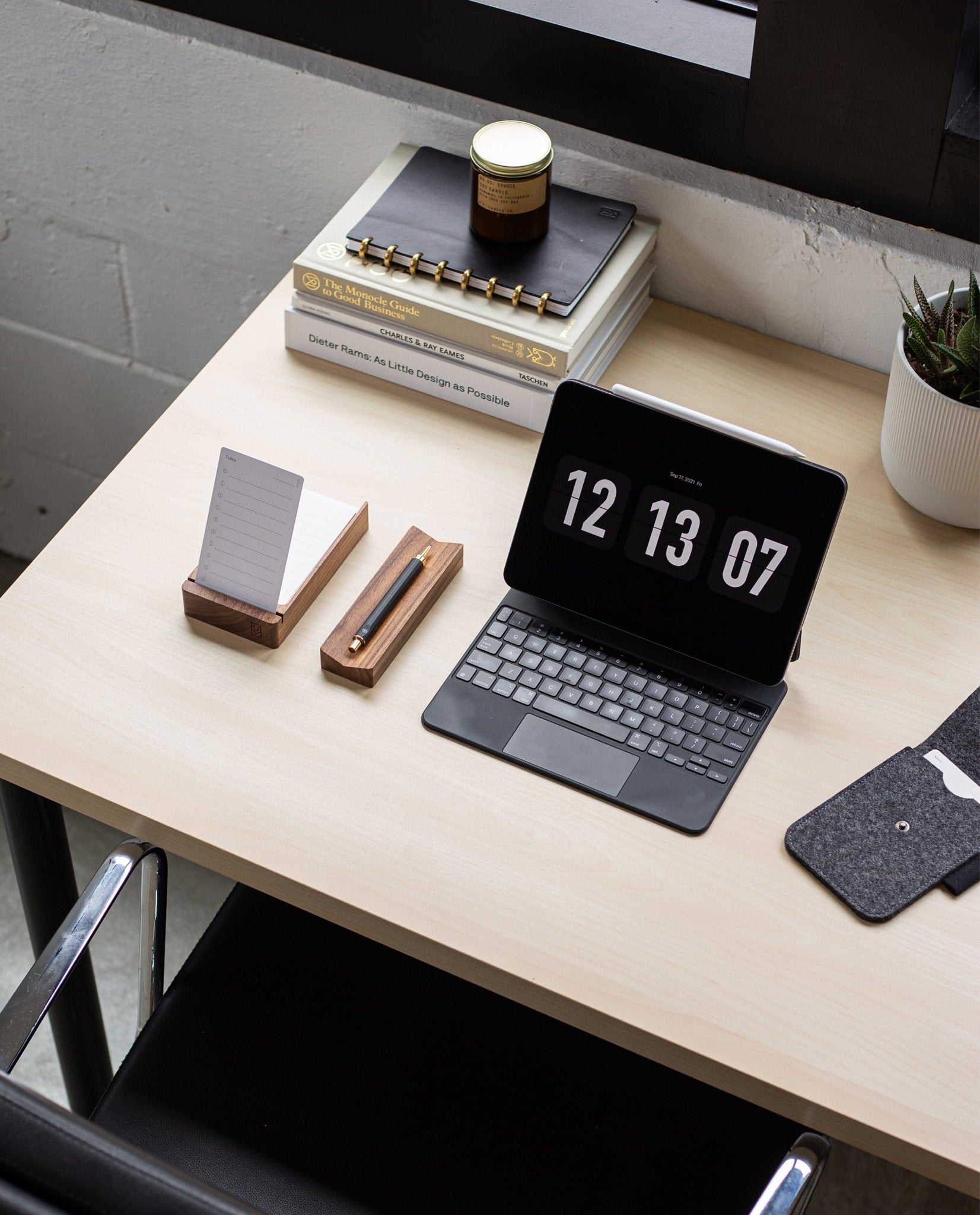 Pen Tray (Walnut)